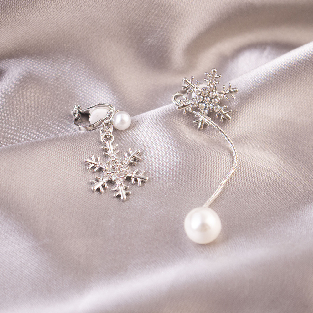 Pinza de oreja de copo de nieve de perlas con incrustaciones de diamantes coreanos Pendientes de temperamento de alta calidad indoloro sin perforaciones de orejas