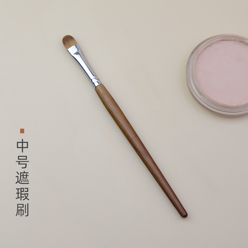 Cepillo corrector Cepillo de base en forma de lengua con mango de madera pequeño Cepillo de sombra de ojos de punta plana Cepillo corrector sin costuras Cangzhou Pincel de maquillaje