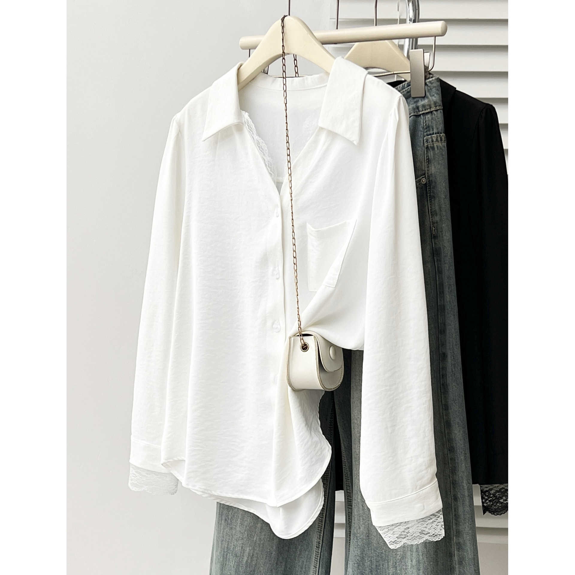 Plus-size women's autumn blouse with a stylish Korean design, featuring lace patchwork and long sleeves