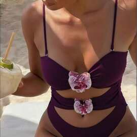 夏季女士细肩带镂空花朵装饰性感度假沙滩泳衣