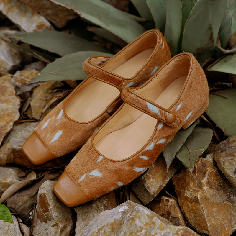 Retro low Mary Jane shoes heels square toe with a strap low-cut