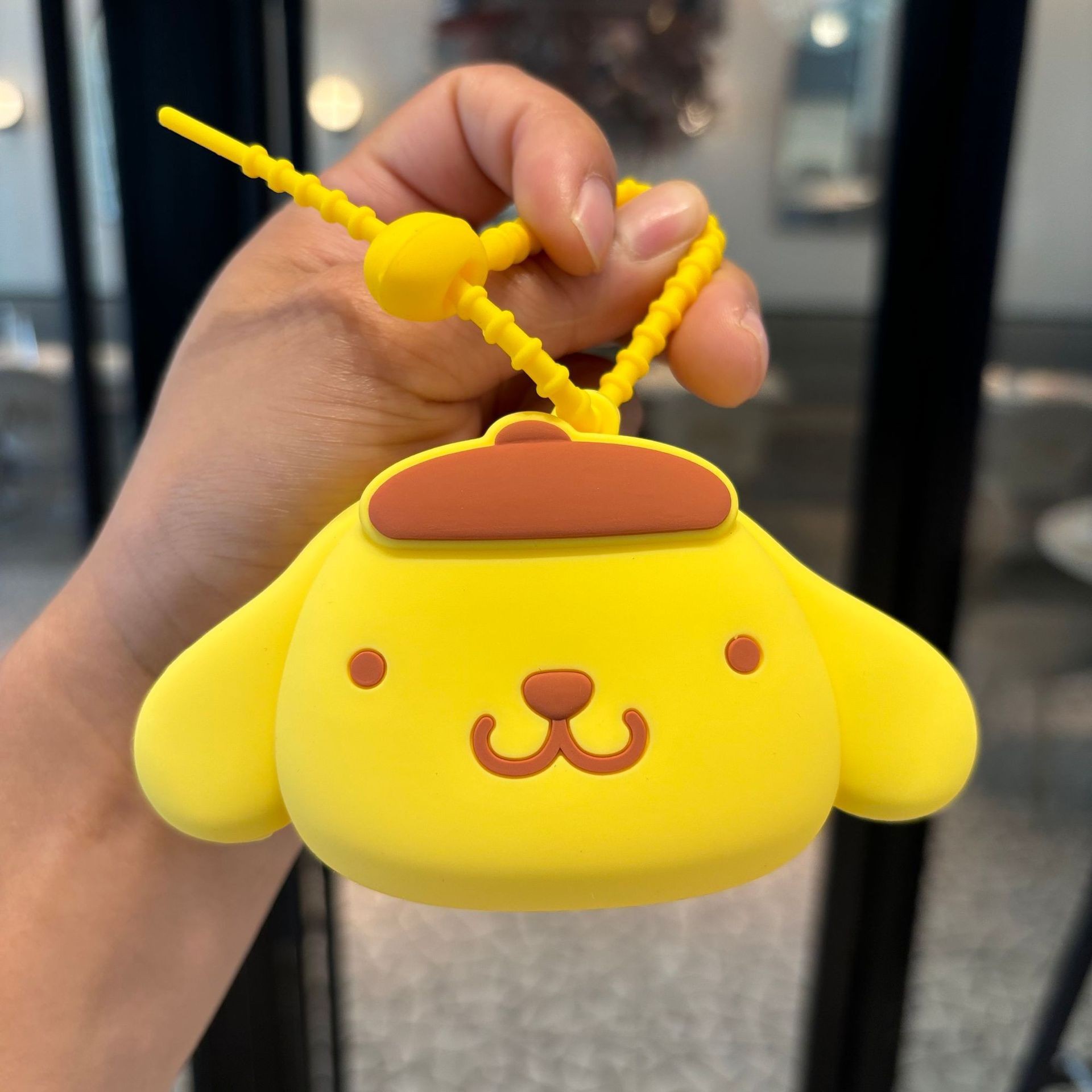 サンリオの小銭入れのキーホルダーが可愛いです。