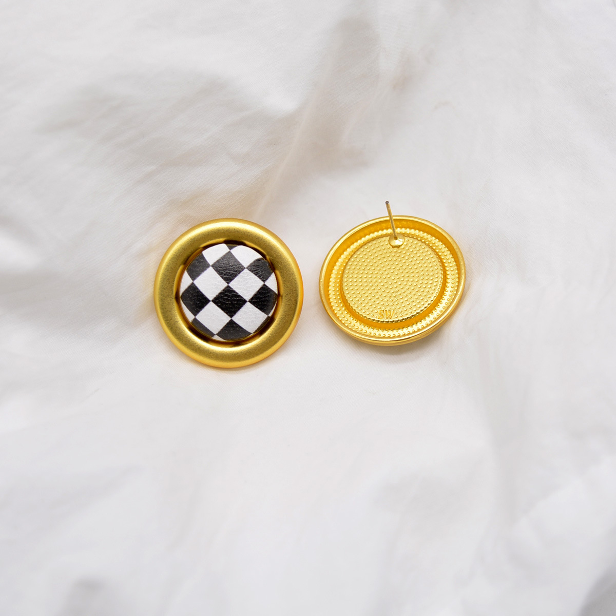 New Round Metal Buttons Checkerboard Leather Retro Simple Fashion Earrings Women Wholesale display picture 5