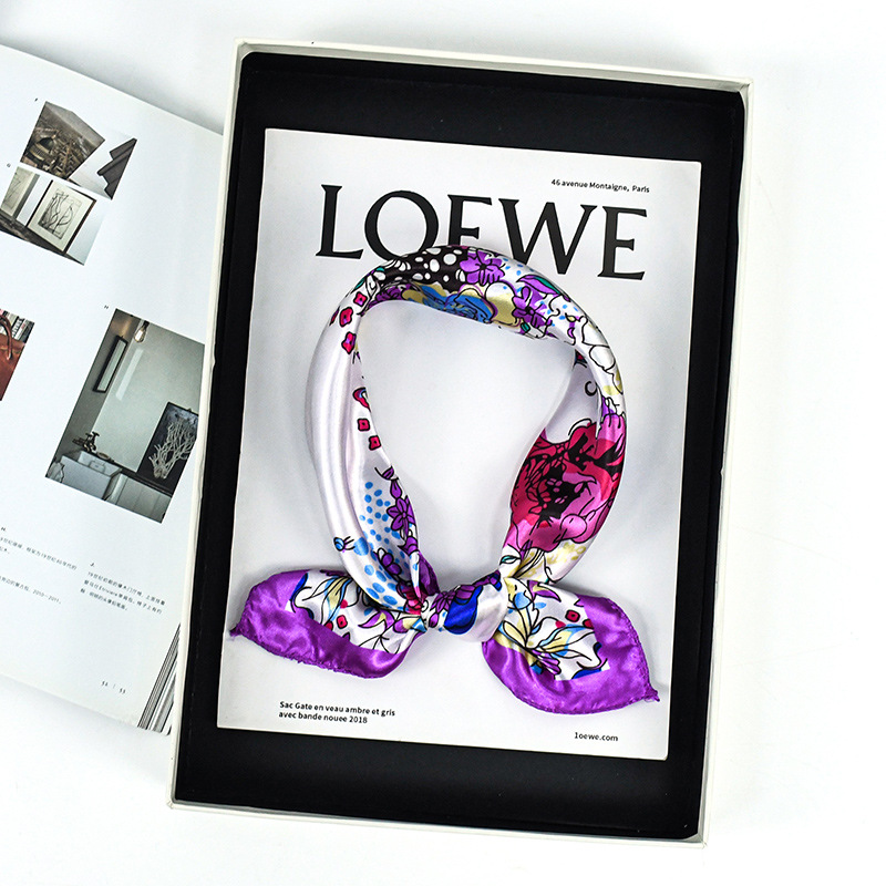 Alta sensación de primavera impresa pañuelo 50 color cuello de cor corta pañuelo cuadrado de color flor francesa retró pañuelo de seda damas