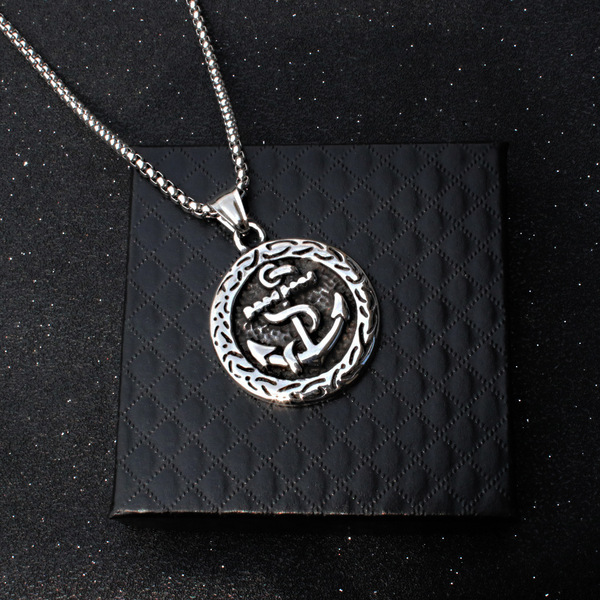 fashionable retro necklace