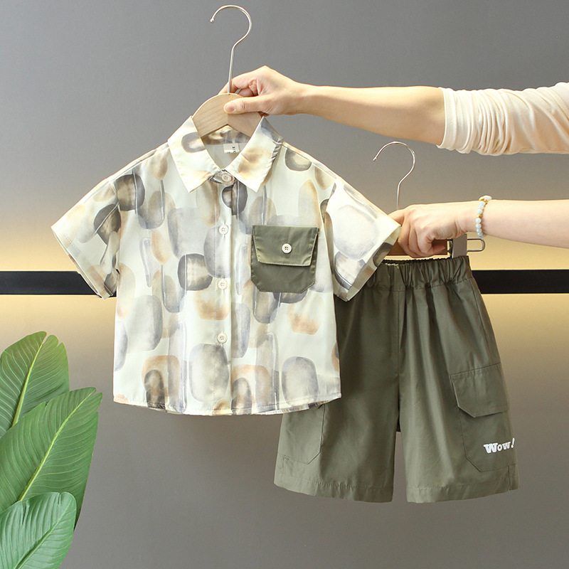 7865 Traje de verano para niños 2025 Nuevo estilo Camisa de manga corta para niños Traje de tres piezas Ropa casual de verano para bebés Coreano