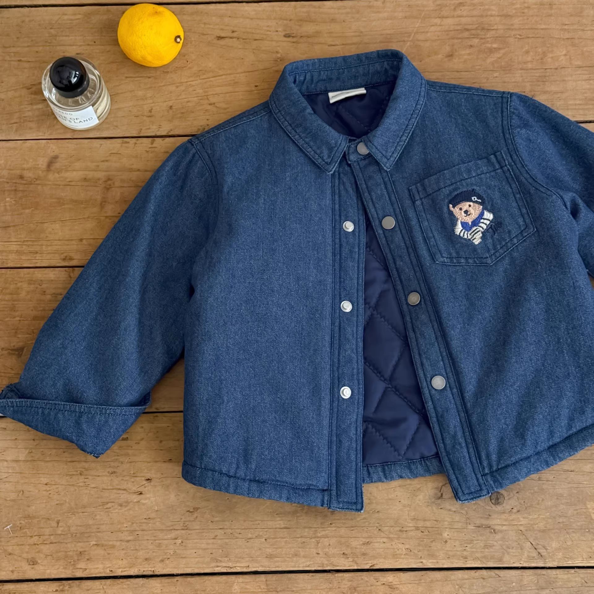 Camisas infantiles de invierno 2025, nuevos productos para niños y niñas, camisas de manga larga para niños coreanos, camisas de vaqueros para niños, algodón intercalado