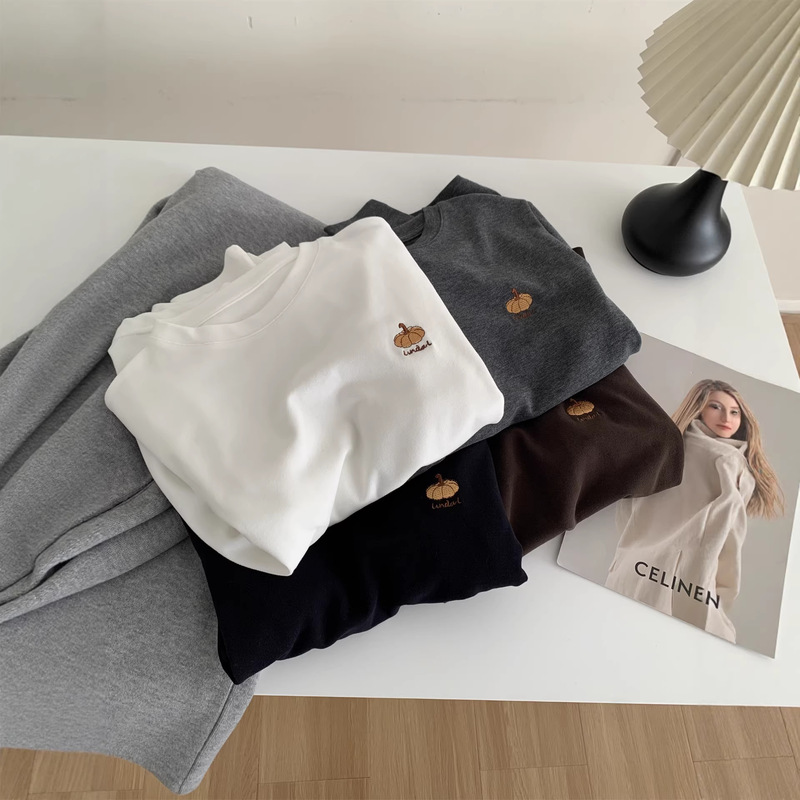 Exquisite Pumpkin Embroidery Cloud Velvet Long-Sleeve T-Shirt Base Shirt for Women, Simple Korean Style, Autumn and Winter Brushed Long-Sleeve Inner Wear Exquisite Pumpkin Embroidery Cloud Velvet Long-Sleeve T-Shirt Base Shirt for Women, Simple Korean Style, Autumn and Winter Brushed Long-Sleeve Inner Wear