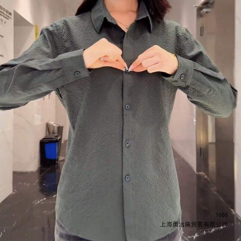 Solid color spring and autumn men's casual trendy new shirt with a turn-down collar, loose long-sleeved shirt, stylish and handsome thin jacket