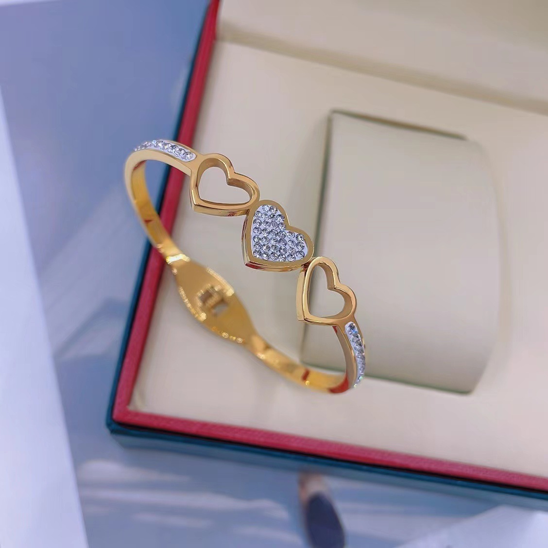 Holiday Occasion Stainless Steel Material Simple Style Heart Shape Stainless Steel Inlay Zircon Bangle