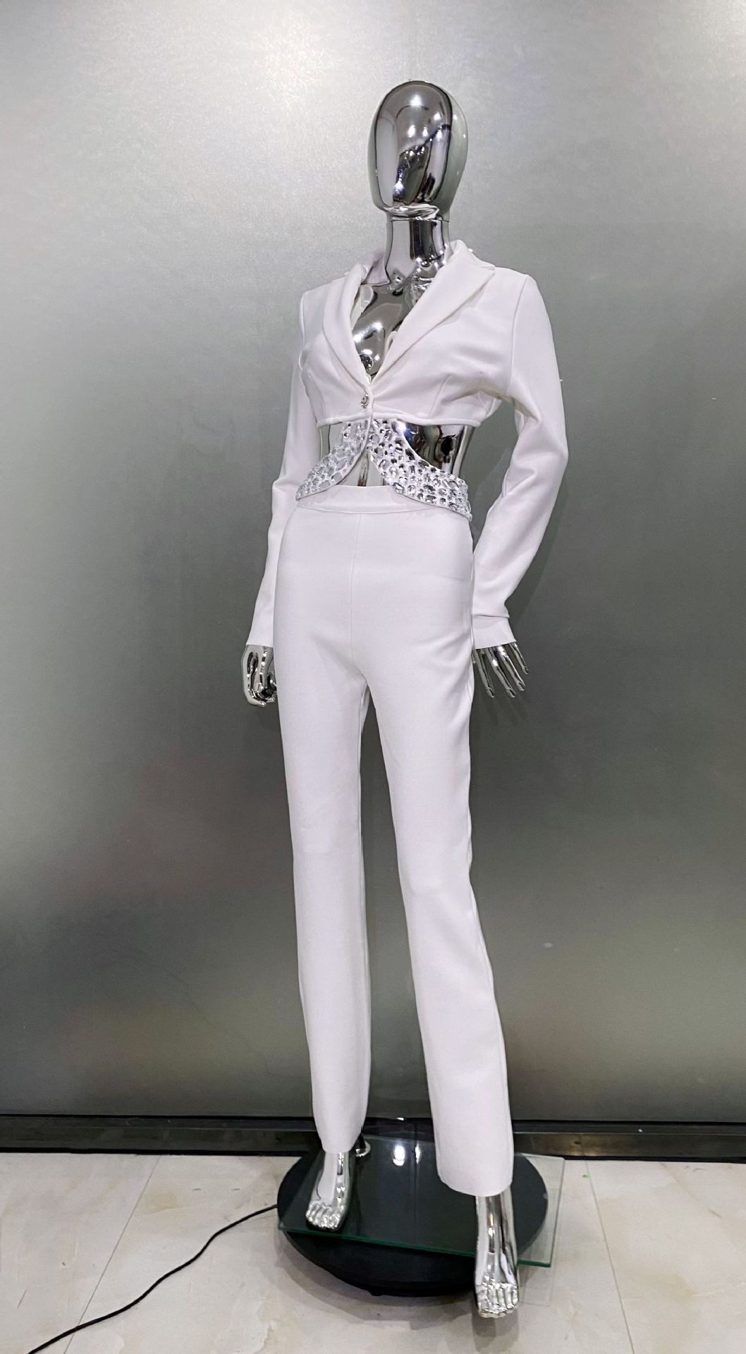 Luxury Crystal-Embellished Open-Back Top & Skinny Pants Set – Sexy Cutout Outfit For Nightlife & Evening Glam (XS-L, Black/White)​_ecoleips.com