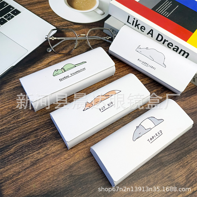 Factory wholesale glasses box custom male and female students simple portable cute animal glasses storage box LOGO
