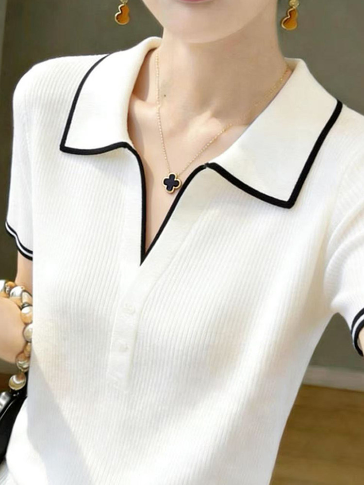 Áo thun nữ cổ polo phối sọc tay ngắn dệt kim phong cách Chanel — màu trắng ngà