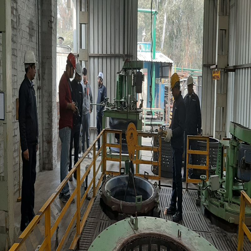 合成氨防腐材料具有好的延展性，能保护基体。合成氨防腐材料