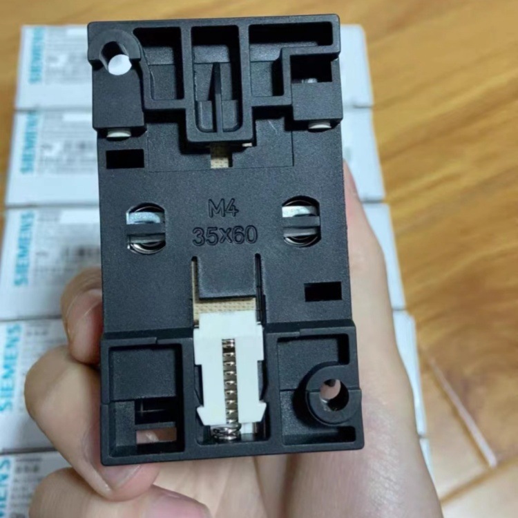 西门子交流接触器u3TF47110XC2 额定电流63A 交流电压AC24V50/60H