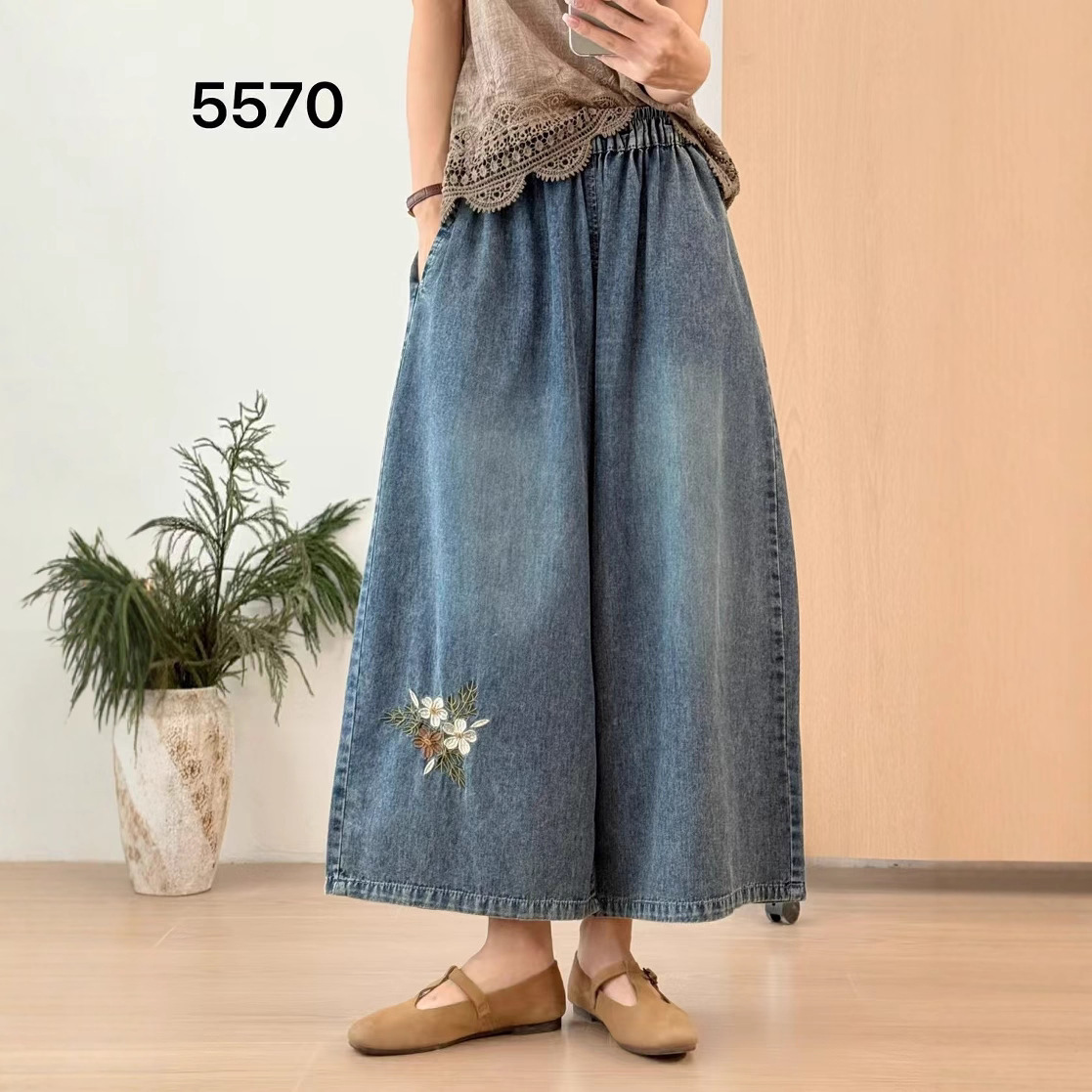 文艺复古刺绣宽松大码显瘦九分牛仔裤女士夏季水洗磨白薄款阔腿裤