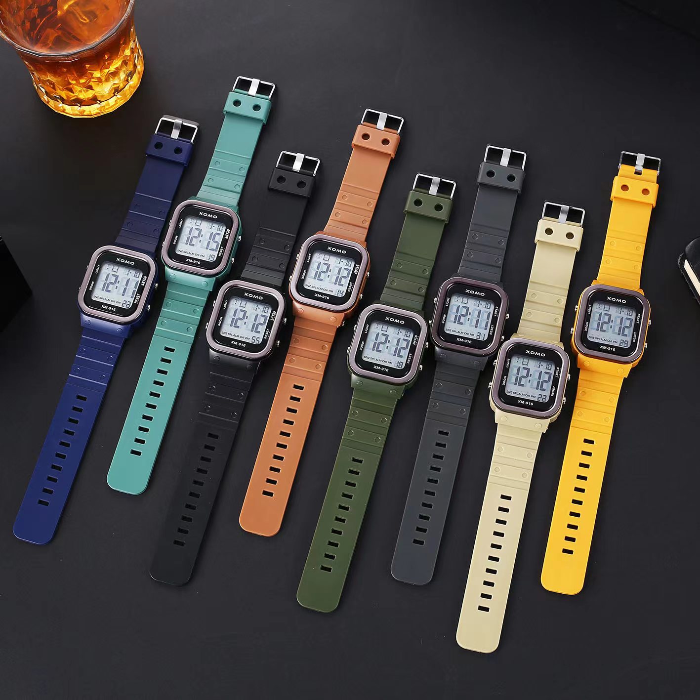 Reloj cuadrado popular en línea para hombres reloj deportivo para niñas en Harajuku estilo coreano simple moda retro reloj electrónico