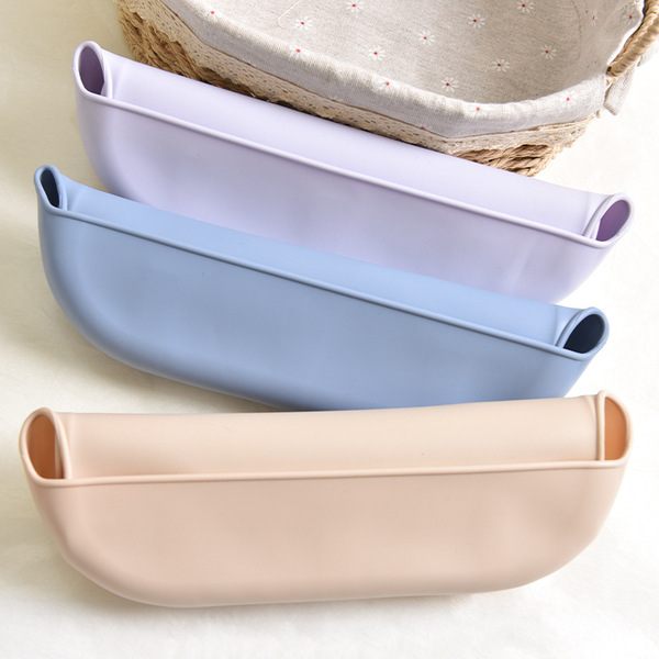 Three dimensional hermetic waterproof eating bib for food