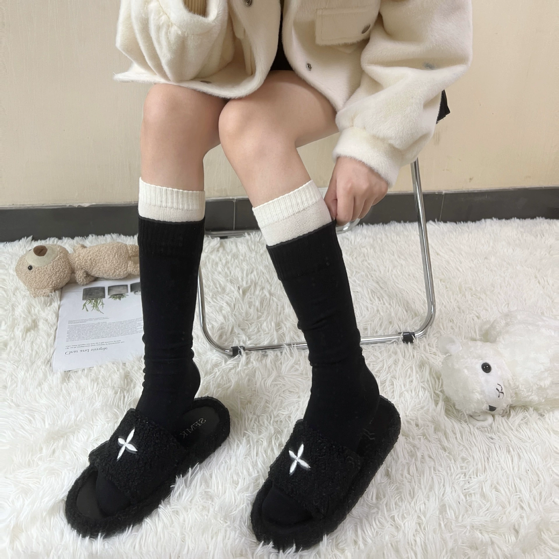 Demi-season fuchsia colored black Japanese cute white knee socks