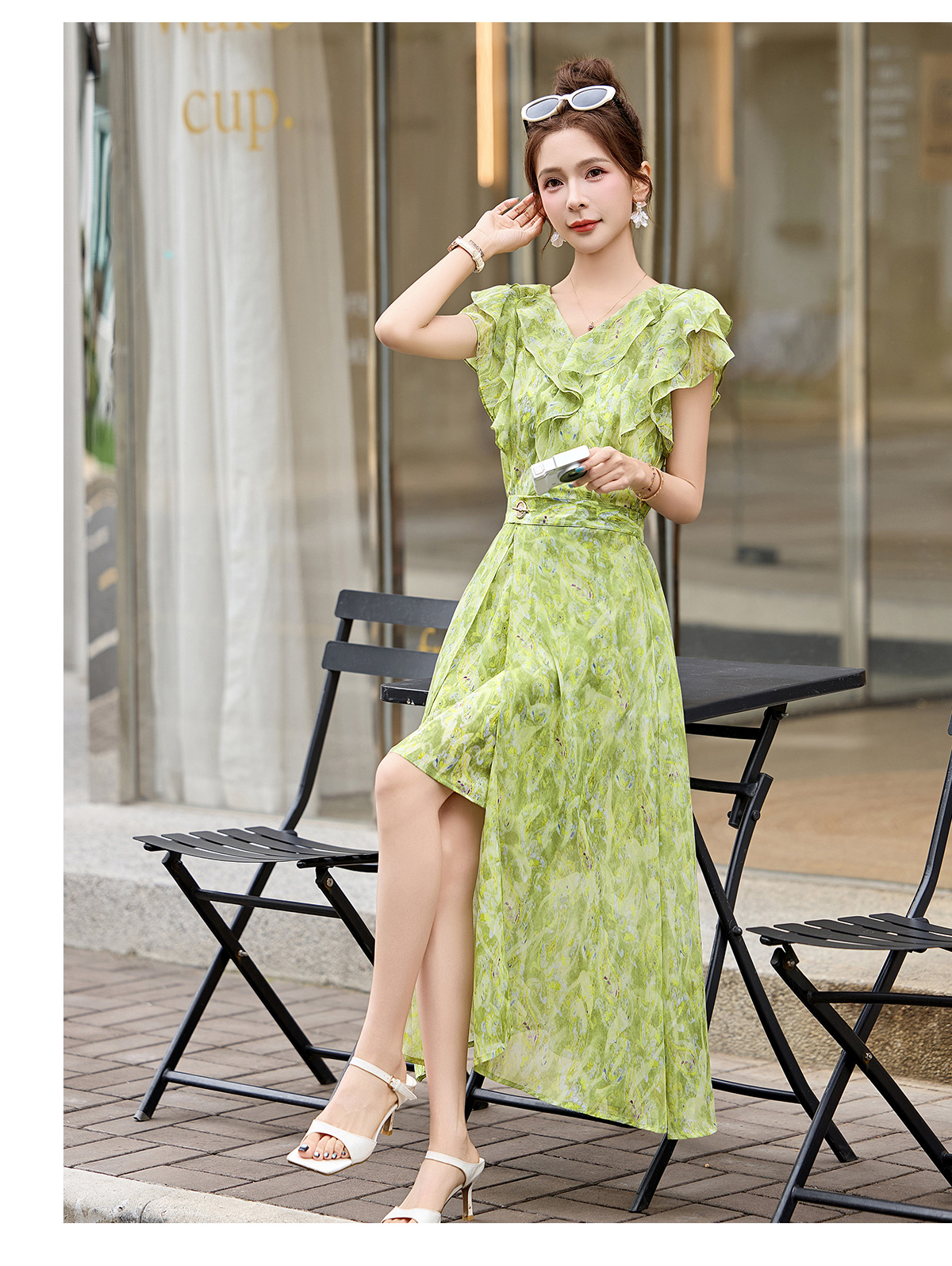 Đầm maxi nữ thắt eo cổ V in họa tiết hoa dáng dài — Hoa xanh lá cây, Hoa xám chi tiết 17