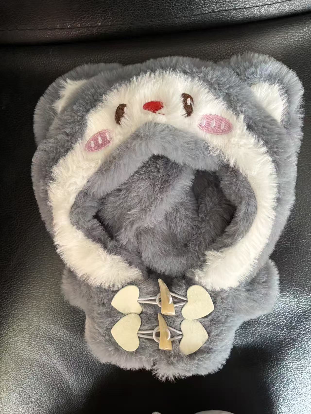 Gray cat clothes (doll not included)