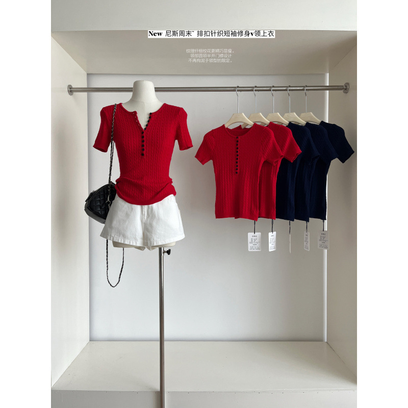2025 Nice Weekend Autumn New Solid Color Knitted Short Sleeve Women's Slim V-Neck Red Top T-Shirt Autumn 2025 Nice Weekend Autumn New Solid Color Knitted Short Sleeve Women's Slim V-Neck Red Top T-Shirt Autumn