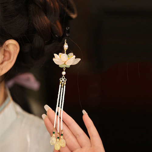 Ancient-style Chinese Hanfu peach wood lotus pearl beaded tassel hairpin, styled hair at the nape, hairpin with national trend temperament, hair accessory for women