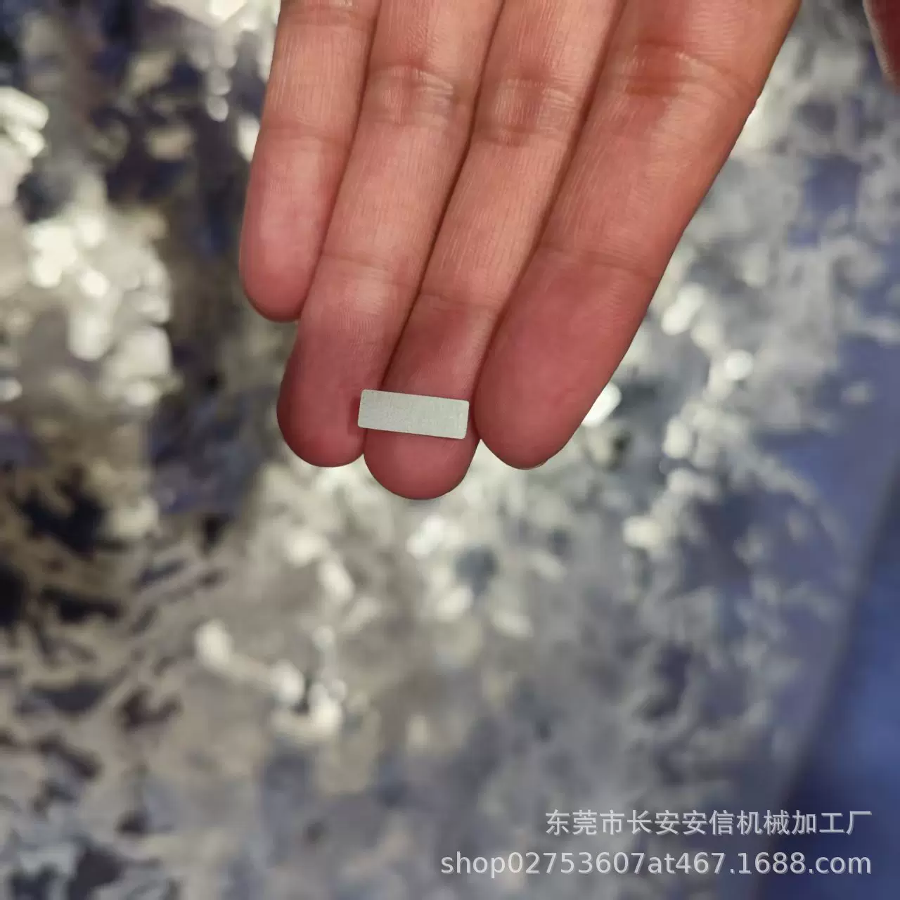 防锈镀锌小铁片加工定制非标金属薄款固定引激光切割0.3 0.5 1mm