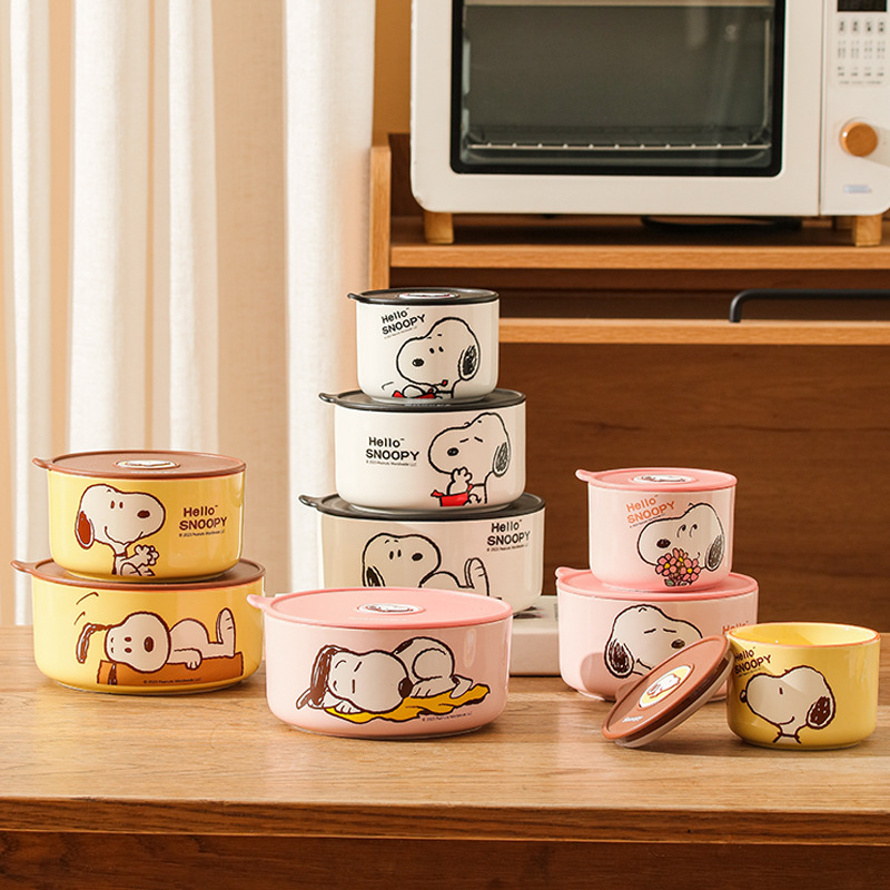 Snoopy genuino tazón de mantenimiento fresco regalo de tres piezas con tapa cerámica de dibujos animados linda caja de regalo de alta gama dos piezas