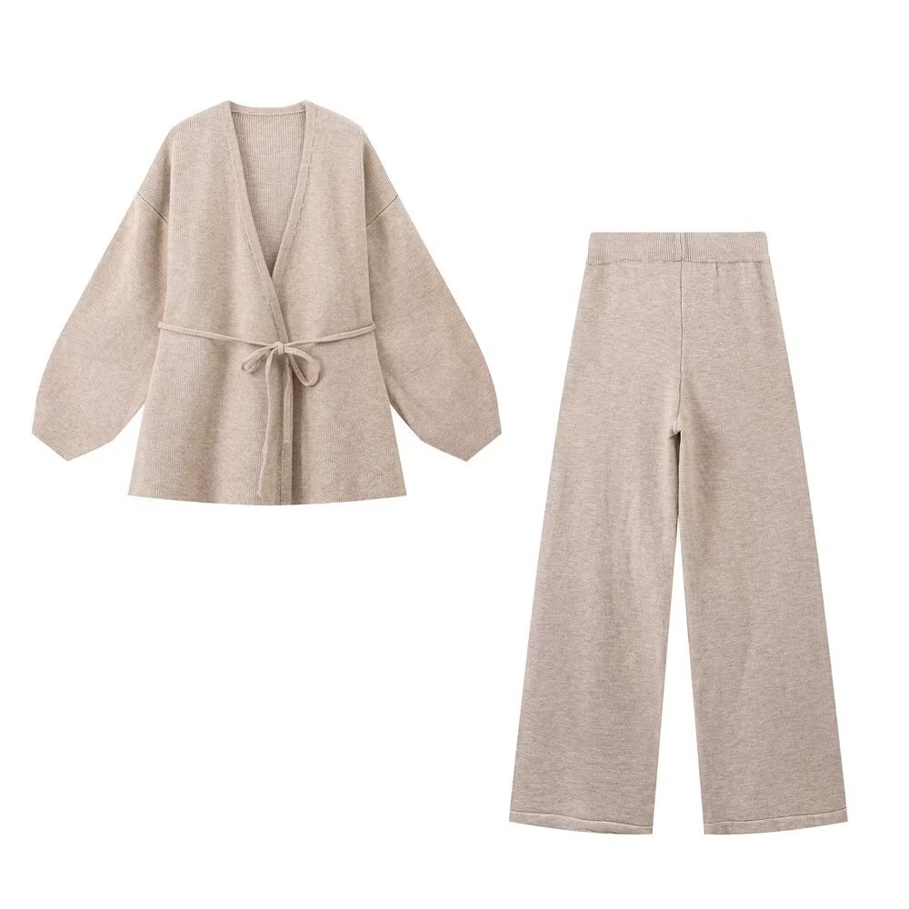 Universal fashionable classic knitted set