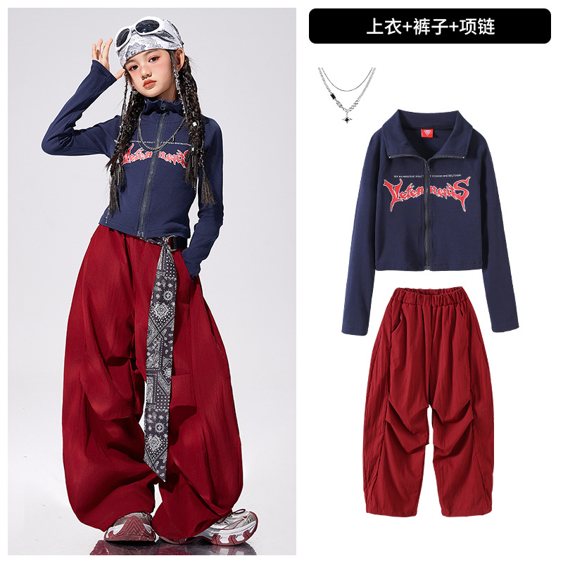 Blusa + pantalón + collar