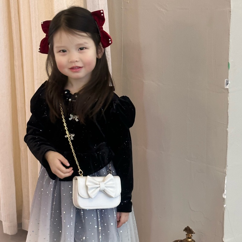 Bolso de hombro de niña popular de estilo coreano bolso de perla con lazo lindo 2025 nuevo bolso diagonal de cadena para niños