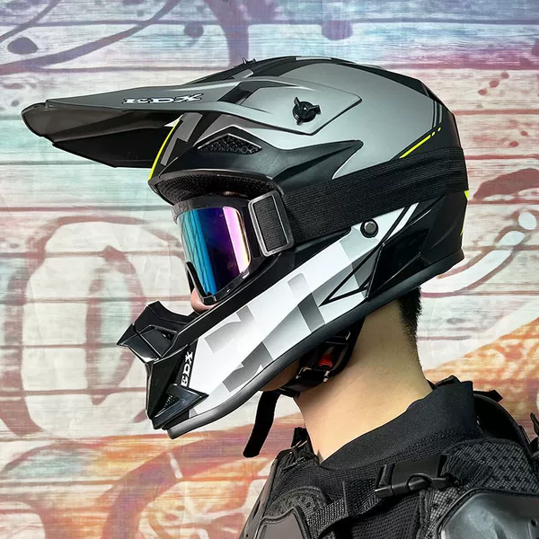 Yellow speed with 666 color mirror to send glove mask