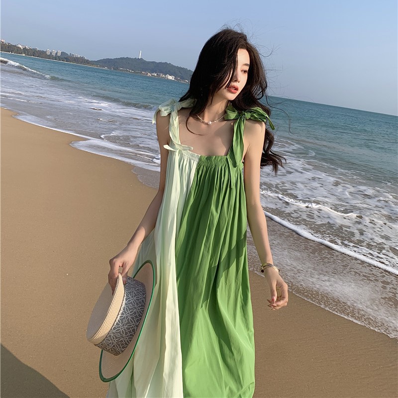 云南大理旅游穿搭女装绑带拼色吊带宽松连衣裙泰国海边度假沙滩裙