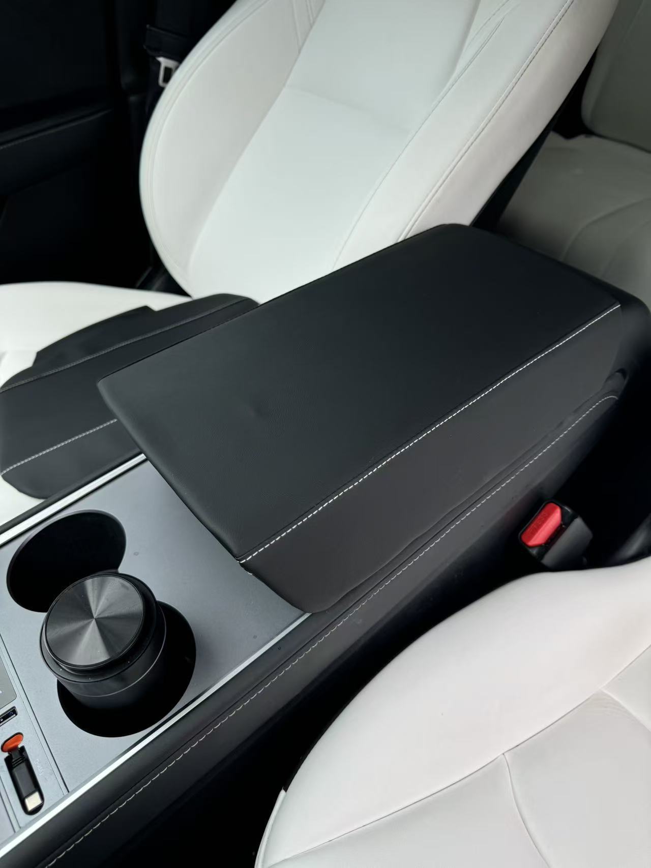 Suitable for Tesla's New Version of Model 3/Yl Car Armrest Box Storage Box Protective Cover Armrest Box Heightening Pad