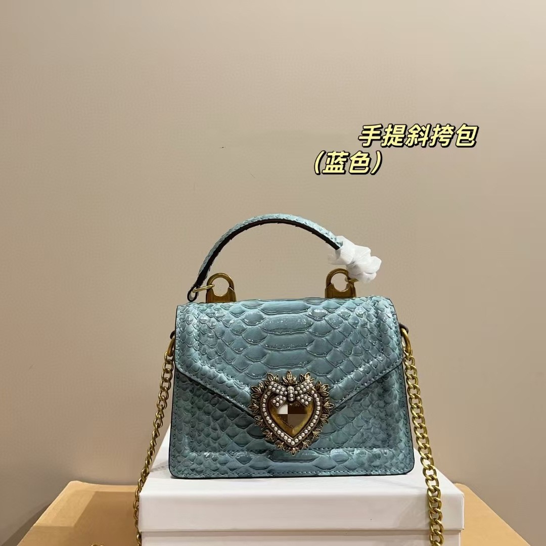 DG欧美风鳄鱼纹手提邮差包爱心真皮包翻盖单肩斜挎珍珠链条女包