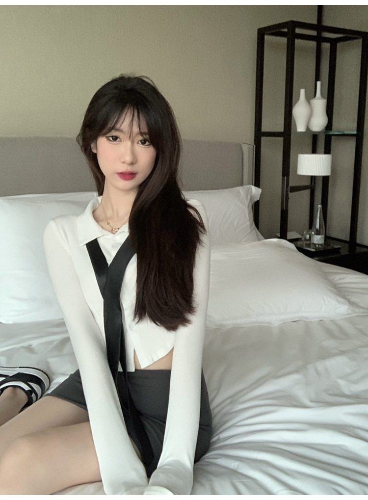 10_1046001355598069760