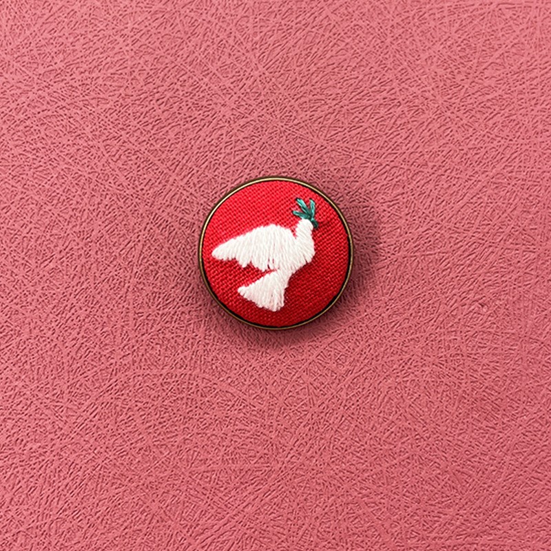 Bordado hecho a mano DIY Kit de material de tela paquete niños novato simple cinta bordado tridimensional collar sello lindo colgante