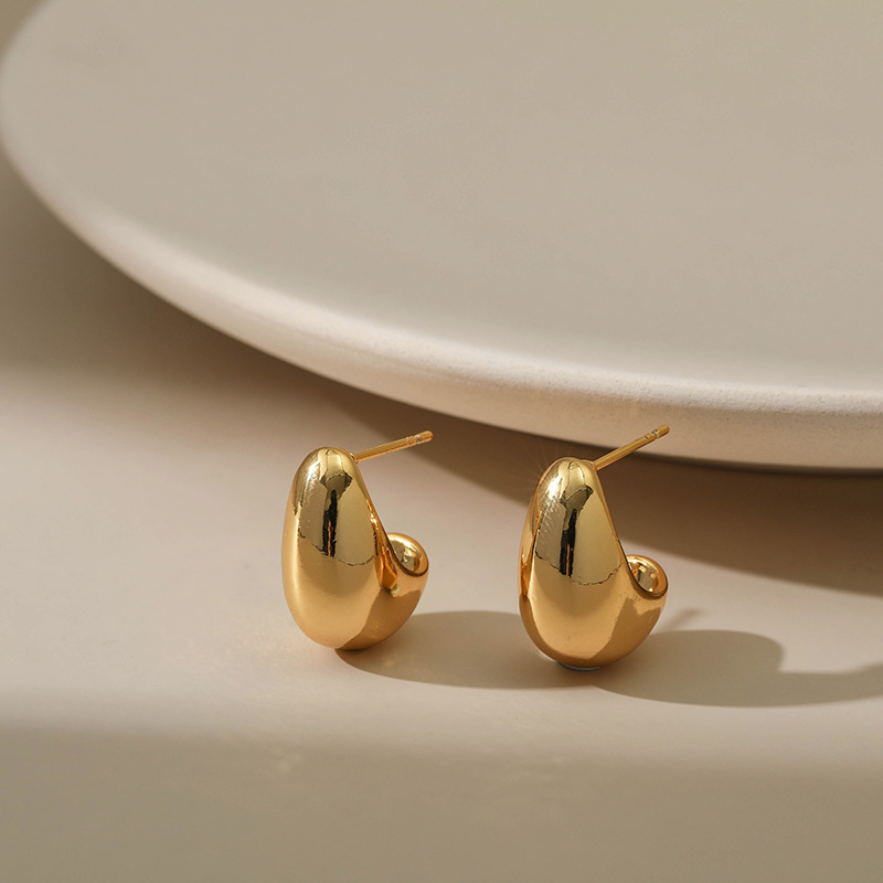 Einfache Erbsen Ohrringe Erbsen Gold Metall Kleine Hornohrringe display picture 5