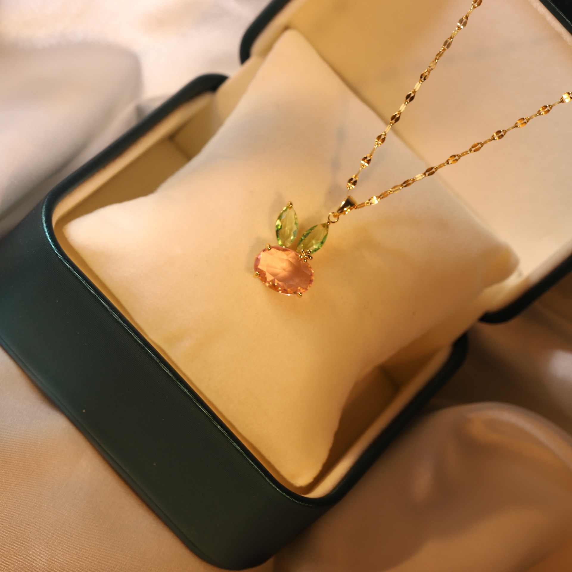 Fashion Rabbit Titanium Steel Copper Inlaid Zircon Pendant Necklace