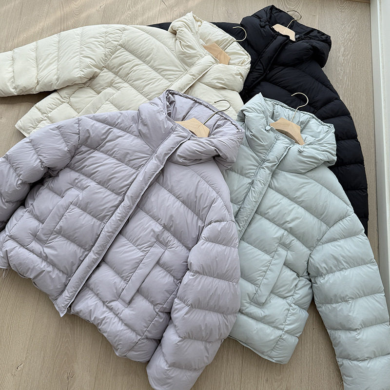Hooded Ribbed down Jacket for Women, 2026 Winter Fashion, Thick and High-Puffiness, Loose Fit, Flattering for Petite Figures, Puffer Jacket