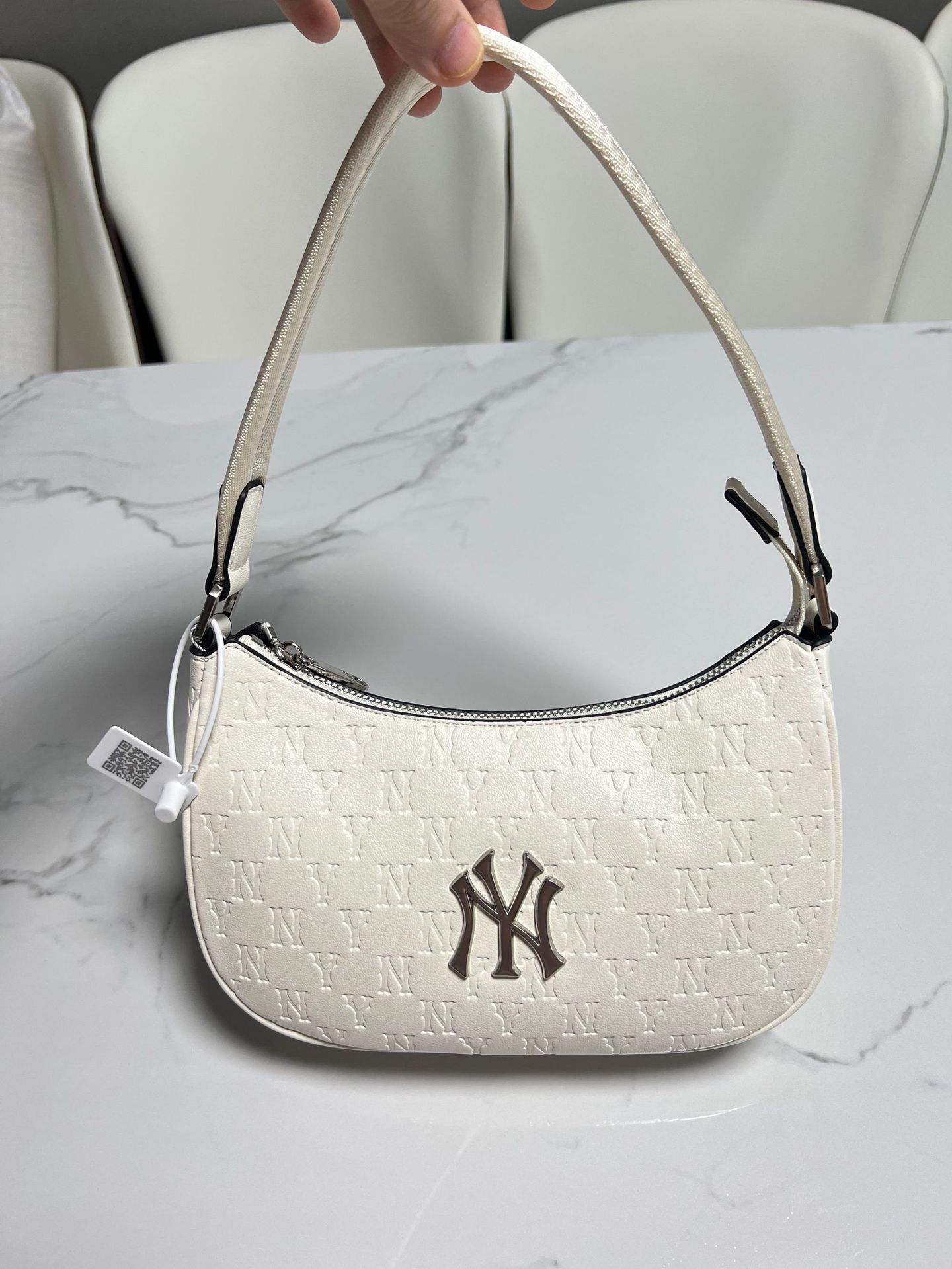 Bolso de brazo coreano MLB 2025, nuevo bolso de mano, letras impresas NY, moda versátil, bolso de hombro.