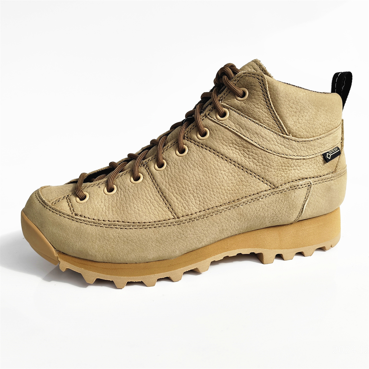 ShoeGlobe Dongwu Outdoor Factory Hiking Mountaineering Waterproof Men's Women's Genuine Leather Top Layer Cowhide Sports Shoes_voghion.com