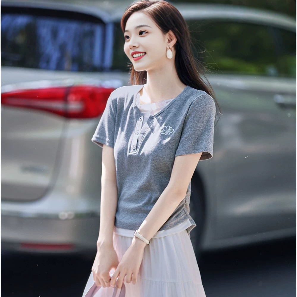 Áo thun nữ tay ngắn cổ ren phối ren, thêu họa tiết, dáng ôm gọn — màu xám chi tiết 2
