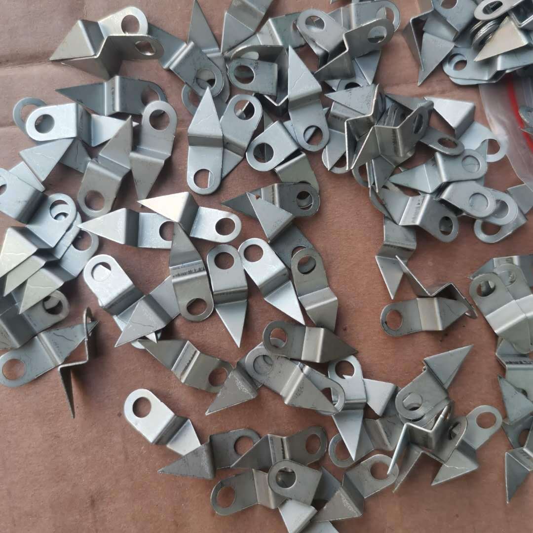 Z字发光字底板拖 广告安装码 无边字挂耳PVC直插安装扣码插拔挂耳