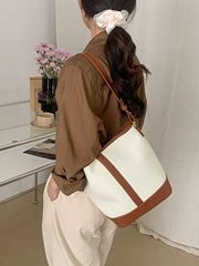Bao Bao Girl 2022 Single Shoulder Diagonal Crossbody Fashion Bucket Bag, Unique Color Blocking and Splicing Commute Large Capacity Tote Canvas Bag