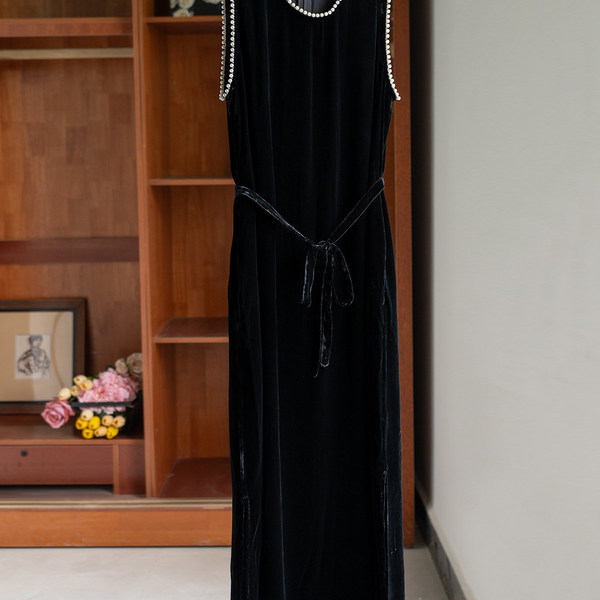 Design elegant sophisticated silk velvet dress