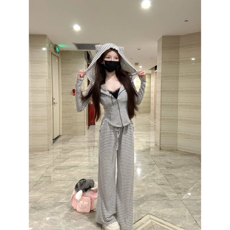 2025新款粉色条纹减龄休闲运动穿搭一整套女早秋季小个子两件套装|undefined