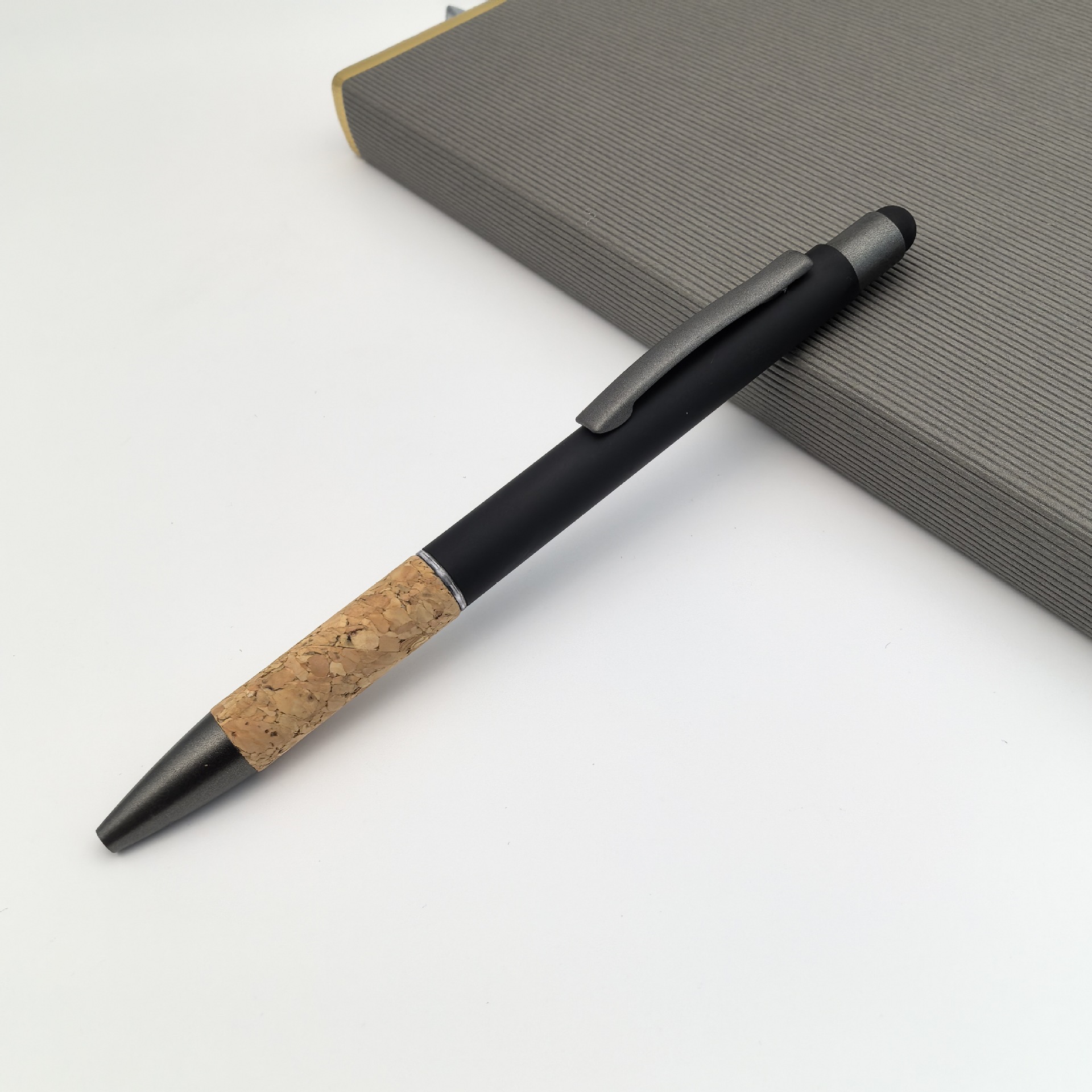 Bolígrafo de metal de color transfronterizo logotipo personalizado bolígrafo de publicidad de metal de corcho empuñado bolígrafo de regalo