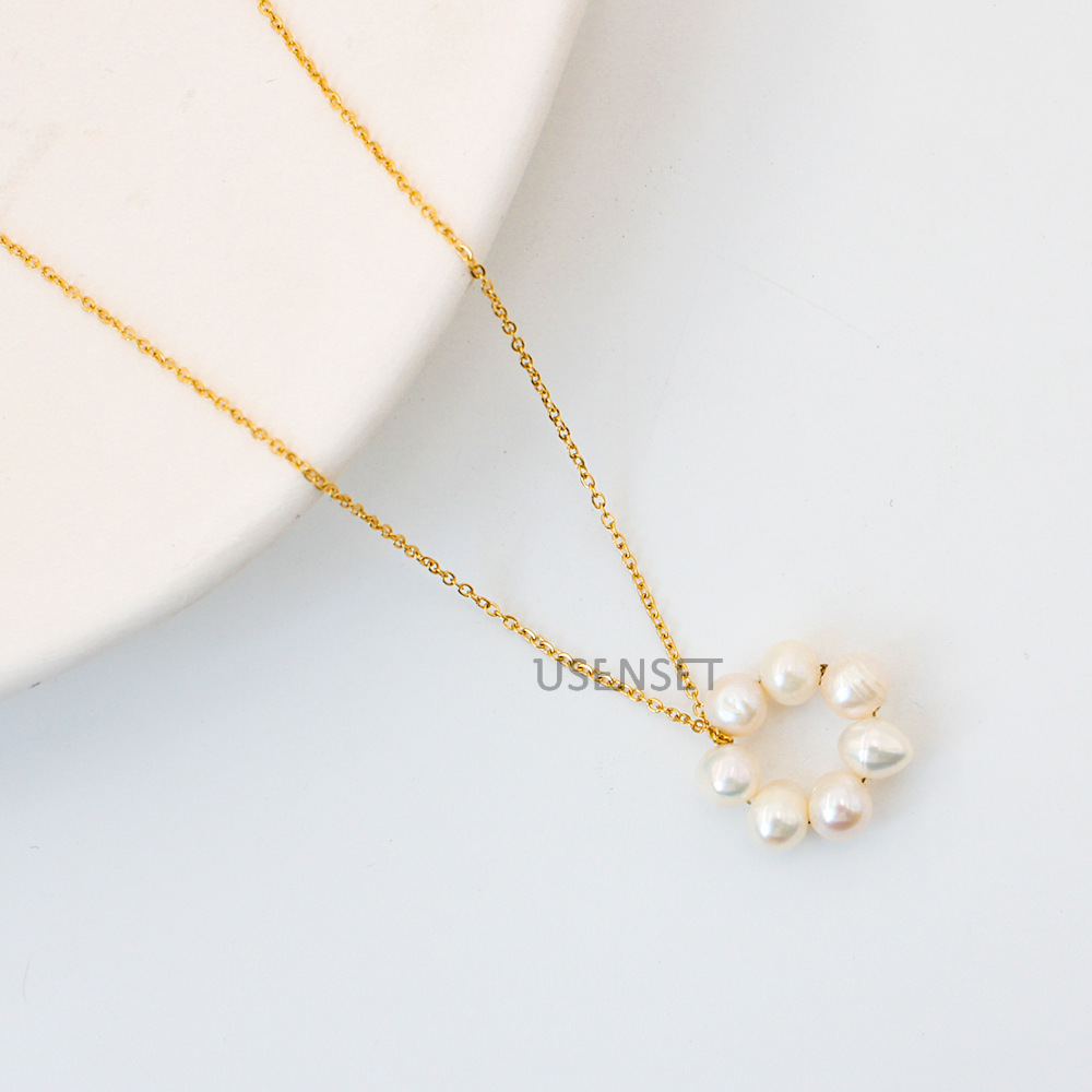 Elegant Heart Shape Stainless Steel Gold Plated Pearl Pendant Necklace